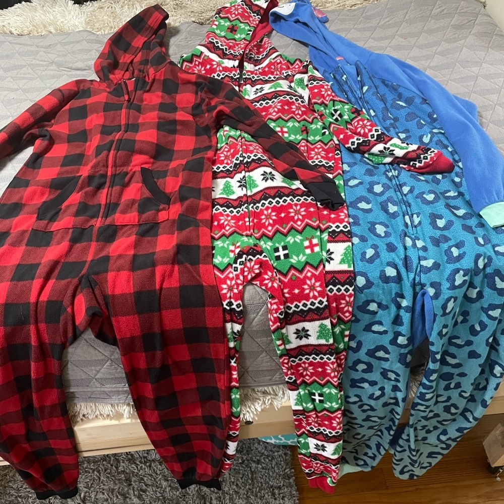 3 bundled Girls winter onesies!!!!